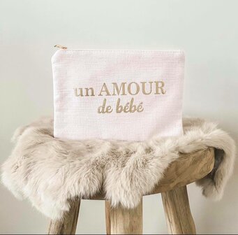 Pochette groot - un amour de b&eacute;b&eacute; (roze)